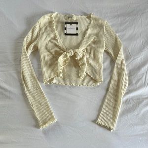 Audrey 3+1, Cropped cream tie-front top, S